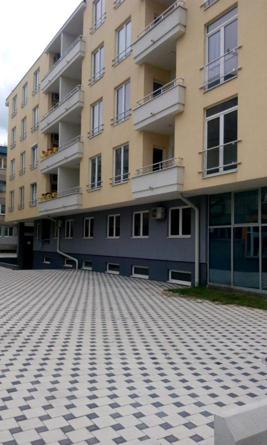 Adam' S Apartment 3 Kladovo Exteriör bild
